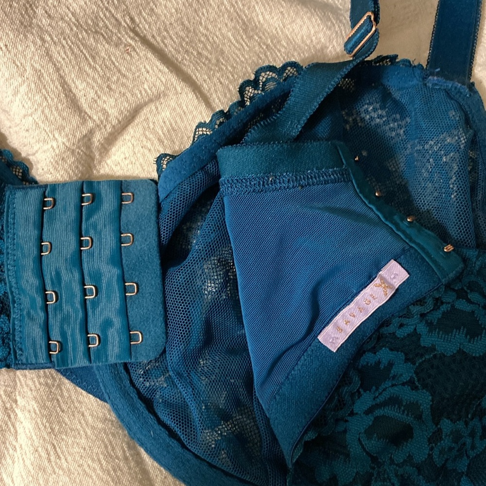 Fenty lace bra - Picture 4 of 4
